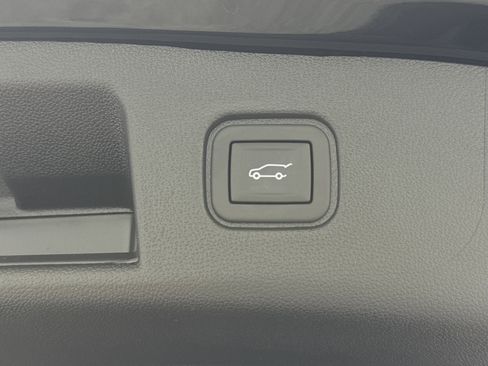 Used 2024 Chevrolet Blazer EV LT image 11