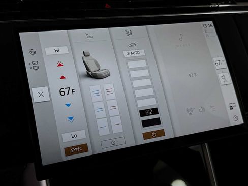 New 2026 Land Rover Range Rover SE AWD/4WD image 17