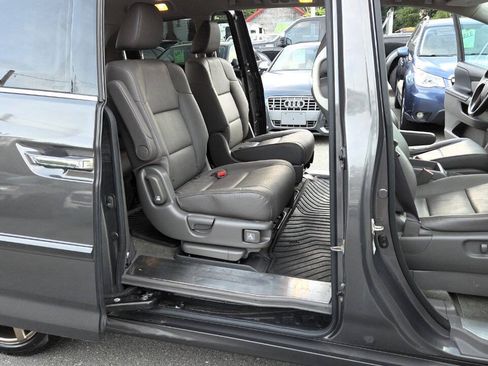 Used 2014 Honda Odyssey Touring Elite image 41