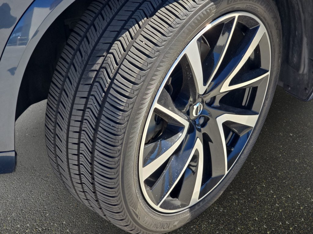 Used 2022 Volvo XC90 T6 Momentum AWD/4WD image 37