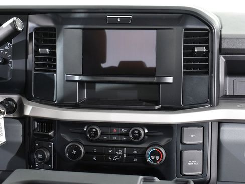 New 2026 Ford F250 XL w/ XL Off-Road Package image 9