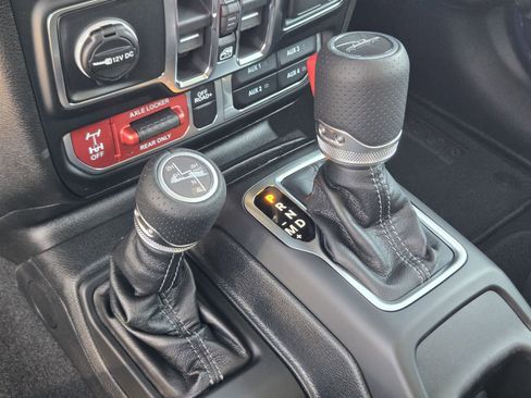 New 2026 Jeep Gladiator Mojave image 18