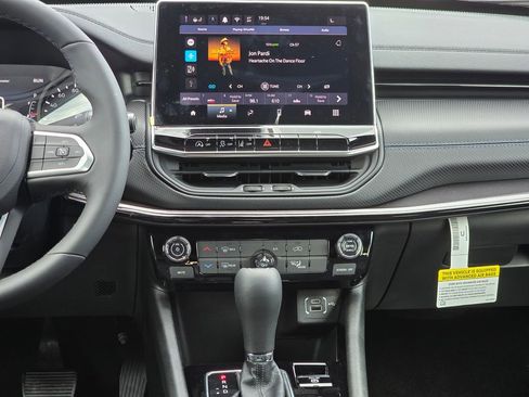 New 2026 Jeep Compass Latitude AWD/4WD image 28
