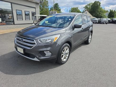 Used 2017 Ford Escape SE FWD image 3