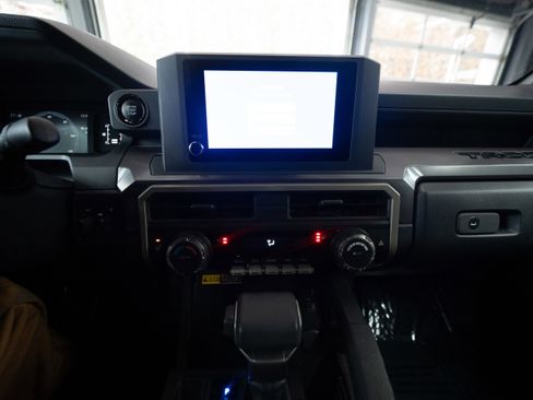 Used 2024 Toyota Tacoma SR5 image 17