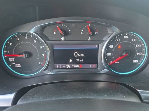 Used 2022 Chevrolet Traverse LT FWD image 11