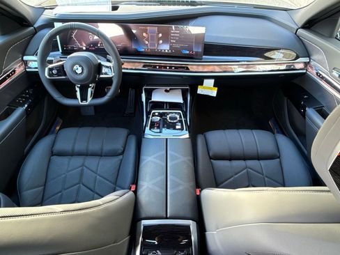 New 2026 BMW 740i w/ Executive Package image 29