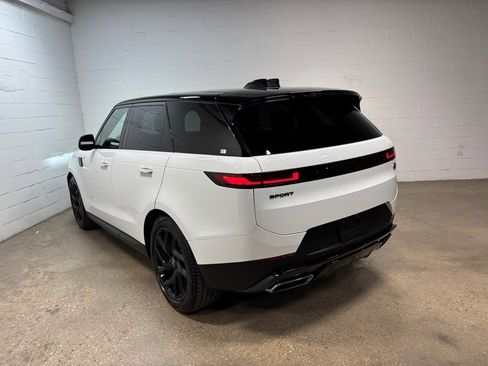 Used 2023 Land Rover Range Rover Sport SE image 9