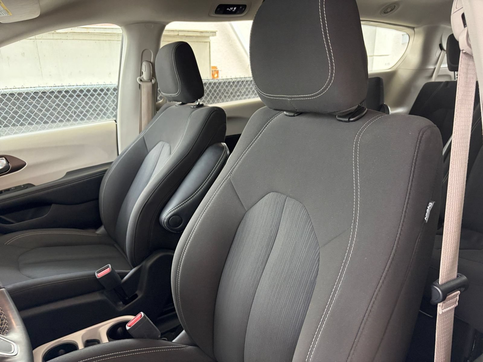 Used 2024 Chrysler Voyager LX FWD image 37