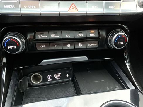 Used 2020 Kia Stinger GT-Line w/ Sun & Sound Package image 25