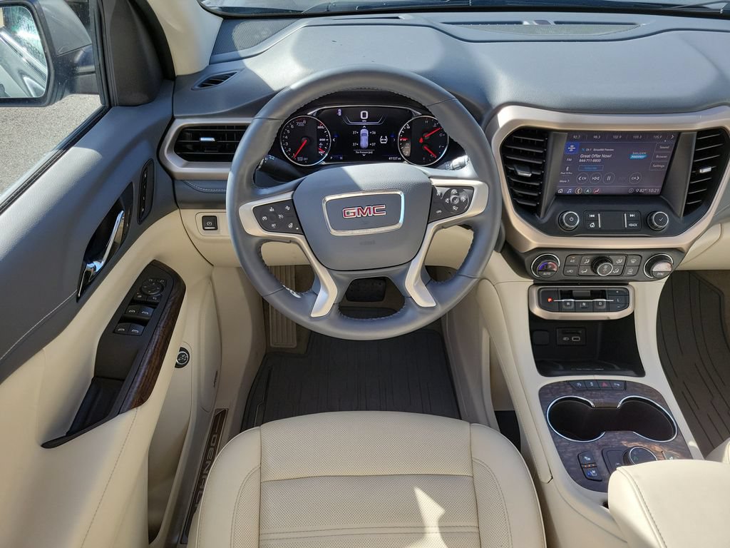 Used 2020 GMC Acadia Denali w/ Technology Package FWD image 18