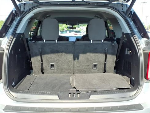 Used 2024 Ford Explorer XLT AWD/4WD image 21