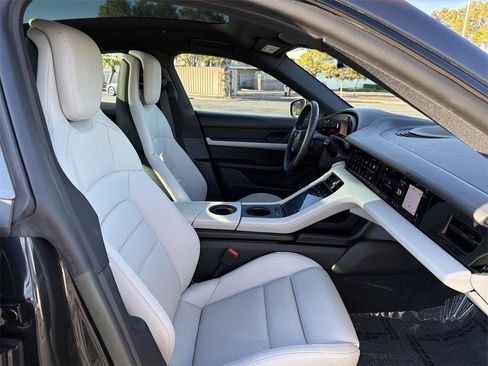 Used 2022 Porsche Taycan 4S image 32