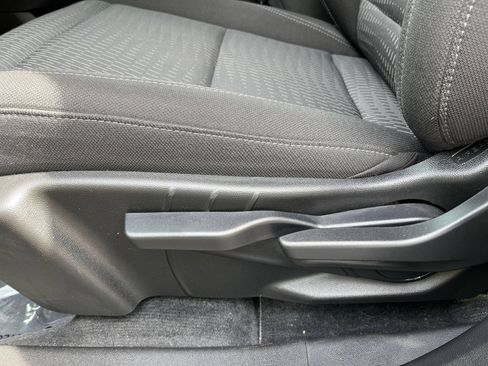Used 2025 Chevrolet Equinox LT FWD image 23