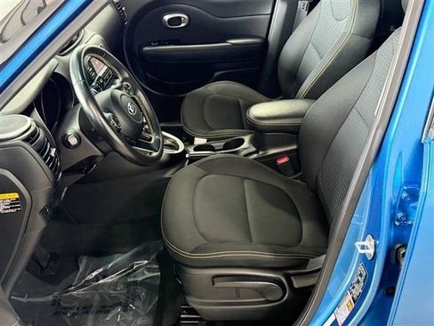 Used 2016 Kia Soul + w/ Designer's Package FWD image 5