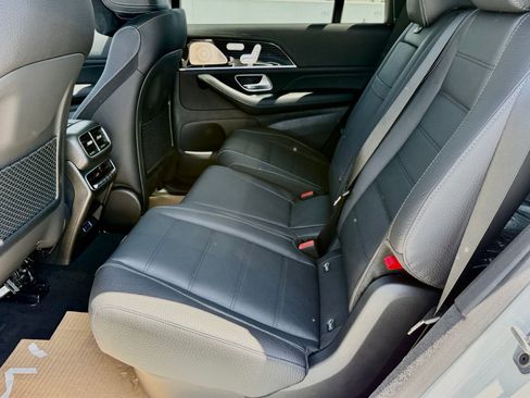 New 2026 Mercedes-Benz GLS 580 4MATIC image 28
