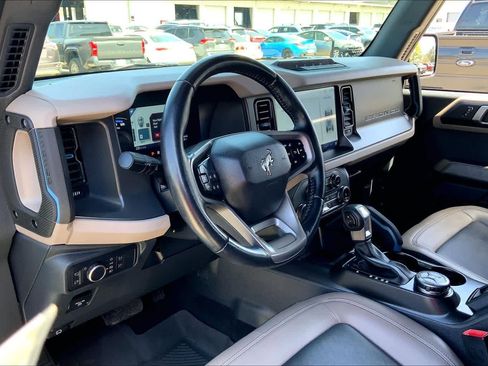 Used 2022 Ford Bronco Wildtrak image 17