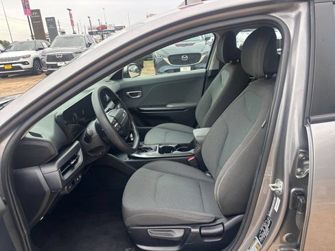 Used 2025 Kia K4 FWD image 25
