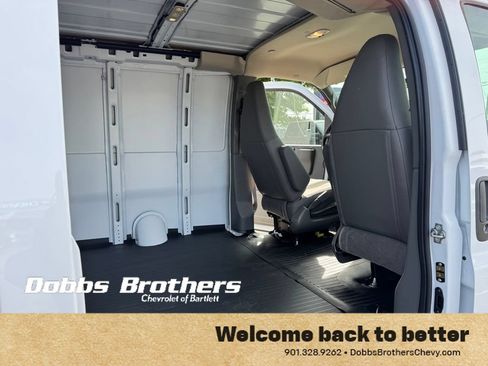 New 2026 Chevrolet Express 2500 w/ Driver Convenience Package RWD image 31