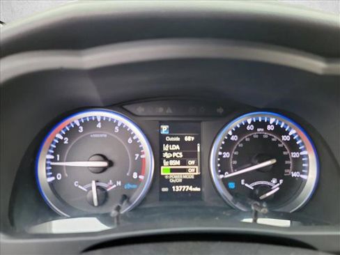 Used 2019 Toyota Highlander Limited image 18