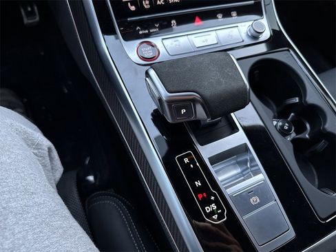 Used 2025 Audi RS Q8 performance image 22