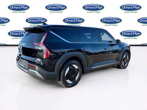 Used 2024 Kia EV9 Light Long Range RWD image 7