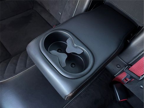 Used 2016 Dodge Challenger SRT Hellcat image 39