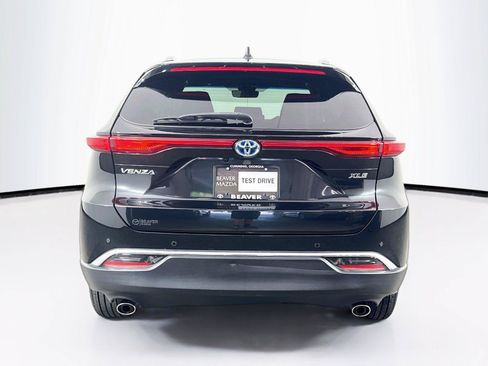 Used 2024 Toyota Venza XLE AWD/4WD image 12