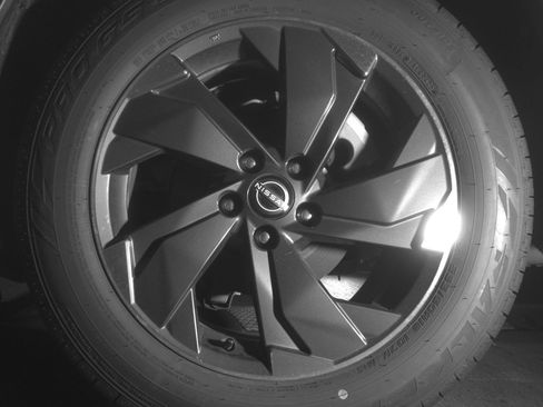 Used 2025 Nissan Rogue SV FWD image 14
