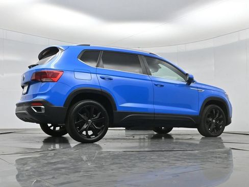 Used 2023 Volkswagen Taos SE w/ Panoramic Sunroof Package FWD image 55