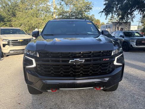 Used 2023 Chevrolet Tahoe Z71 w/ Luxury Package AWD/4WD image 2