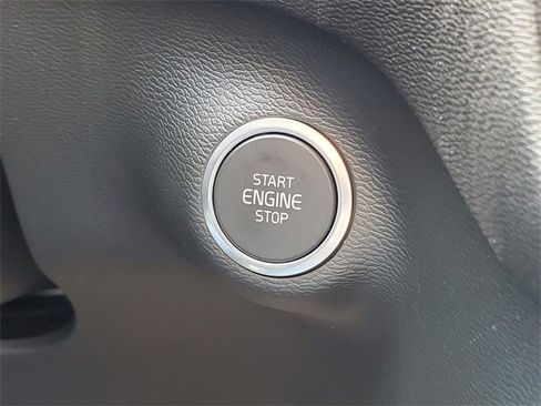 New 2026 Volvo XC40 B5 Core w/ Protection Package Premier image 20