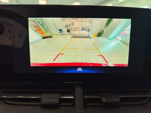 New 2026 Chevrolet Trax LT w/ Sunroof Package image 20