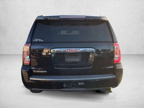 Used 2017 GMC Yukon Denali w/ Open Road Package AWD/4WD image 6
