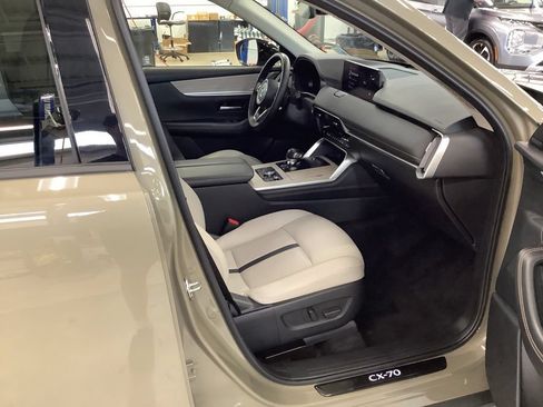 Certified 2025 MAZDA CX-70 3.3 Turbo w/ Premium Package AWD/4WD image 15