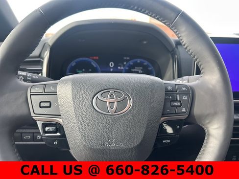 Used 2025 Toyota Camry XSE image 17