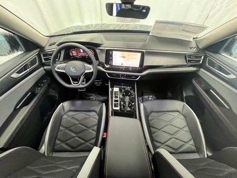 New 2026 Volkswagen Atlas Peak Edition image 13