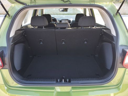 Used 2024 Hyundai Venue SEL image 9