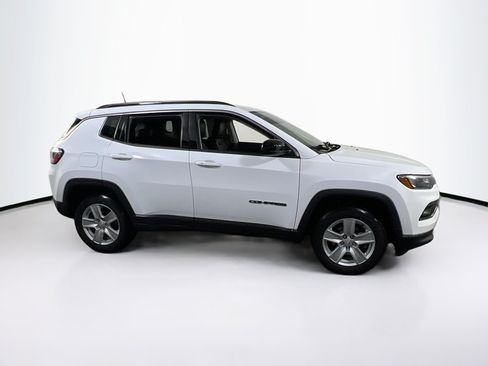 Used 2022 Jeep Compass Latitude AWD/4WD image 4