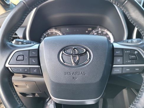 Used 2022 Toyota Highlander XSE image 24