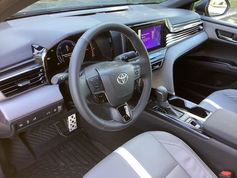 Used 2026 Toyota Camry SE image 10