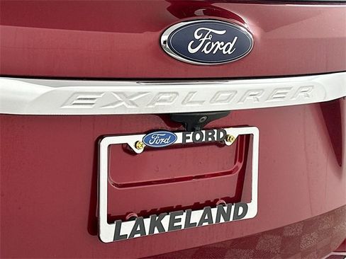 Used 2018 Ford Explorer Limited image 28