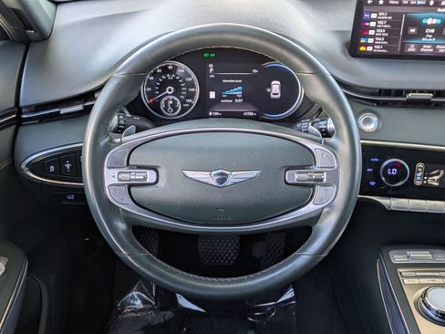 Used 2023 Genesis GV70 2.5T w/ Advanced Package AWD/4WD image 13