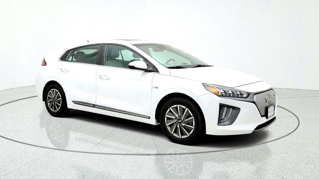 Used 2020 Hyundai Ioniq Limited FWD image 3
