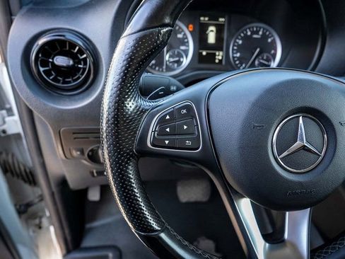 Used 2022 Mercedes-Benz Metris image 20