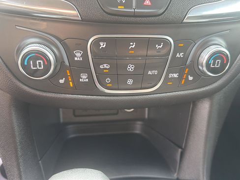 Used 2024 Chevrolet Equinox LT AWD/4WD image 28