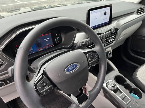 Certified 2023 Ford Escape Active AWD/4WD image 8