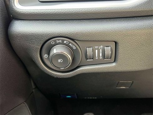 New 2026 Chrysler Pacifica Select image 24