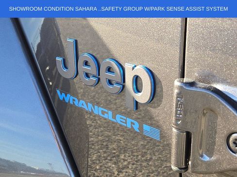 Used 2025 Jeep Wrangler Unlimited Sahara w/ Safety Group AWD/4WD image 31