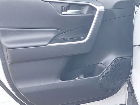 Used 2021 Toyota RAV4 XLE image 20